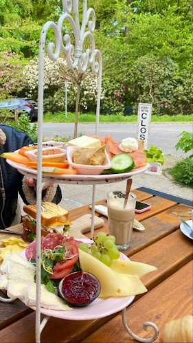 Opinii despre Café Einfach Rosa în Rosengarten - Gastronomie und Hotellerie