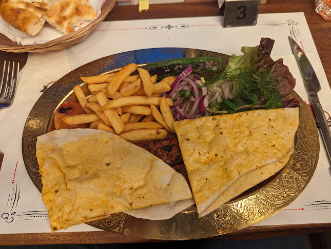 Ernst-Griesheimer-Platz 7, 63071 Offenbach am Main