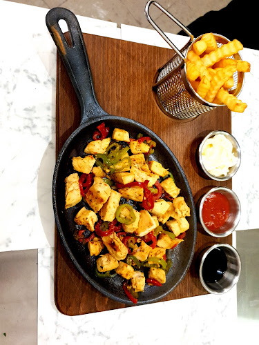 ORIENT RESTAURANT & CAFE - Gastronomie und Hotellerie