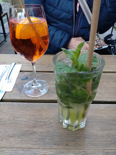 HANS IM GLÜCK - ESSEN Kennedyplatz