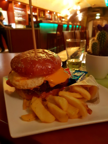 Basement - Burgerhouse und Cocktailbar - Gastronomie und Hotellerie