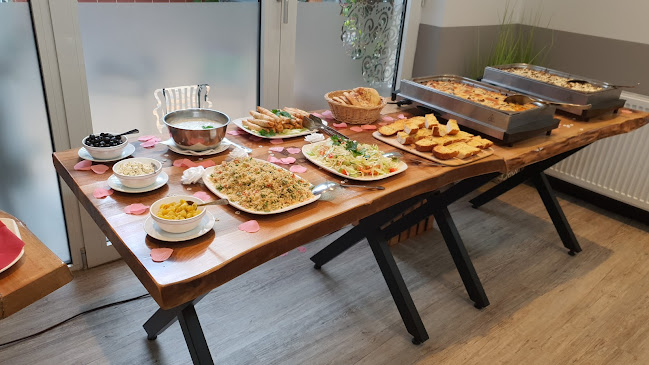 Opinii despre Das Sofa - Restaurant, Hotel und Spätkauf und Lieferdienst în Greifswald - Gastronomie und Hotellerie