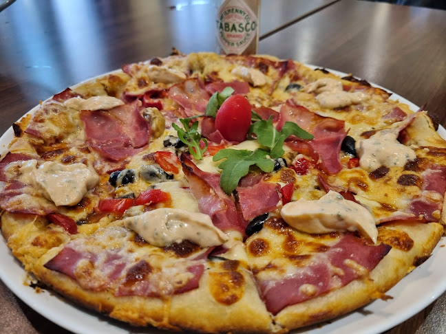 Opinii despre Classic Pizza în Schwabach - Gastronomie und Hotellerie