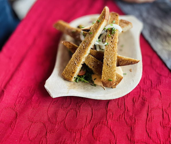 Opinii despre Roter Milan în Halle (Saale) - Gastronomie und Hotellerie