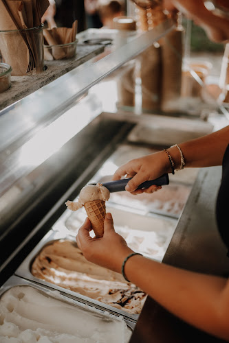 Opinii despre Eiswagen-Vermietung I AM LOVE în Bochum - Gastronomie und Hotellerie