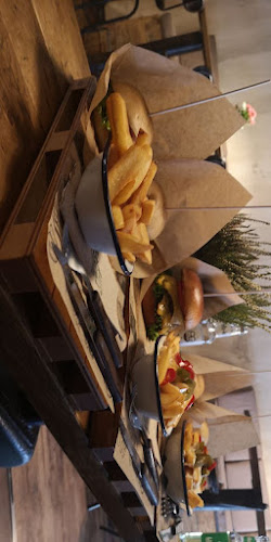 Comentarii opinii despre Burgeria