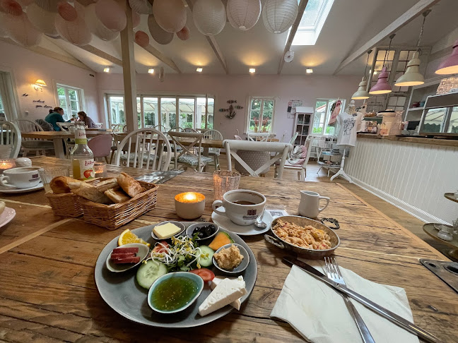 Opinii despre Café Einfach Rosa în Rosengarten - Gastronomie und Hotellerie