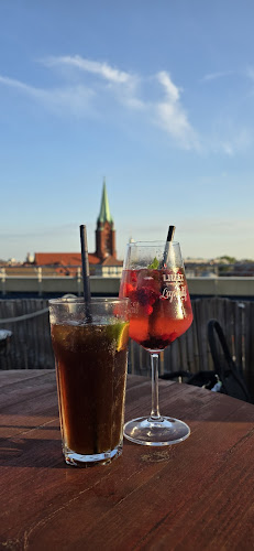 Opinii despre Deck5 Rooftop-Strandbar în Berlin - Gastronomie und Hotellerie