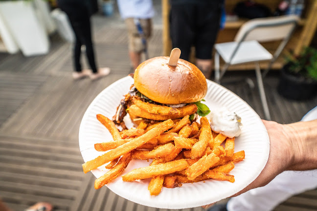 Opinii despre Deck5 Rooftop-Strandbar în Berlin - Gastronomie und Hotellerie