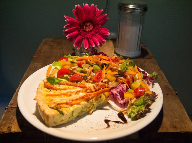 Opinii despre Café LIVRES în Essen - Gastronomie und Hotellerie