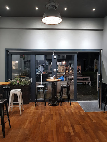 Opinii despre Weilbacher Kebaphaus în Flörsheim am Main - Gastronomie und Hotellerie