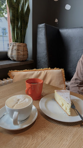 Karlchens Backstube - BrOTSCHAFT Bünde Bahnhof - Gastronomie und Hotellerie