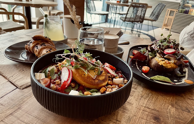 Alua Vegan Catering & Cafe, Schützenpl. 1, 01067 Dresden