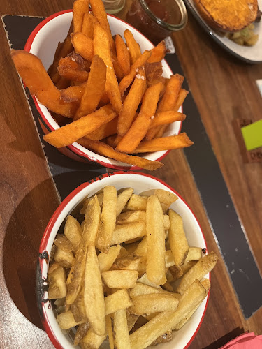 Opinii despre Burgerlich în Hamburg - Gastronomie und Hotellerie