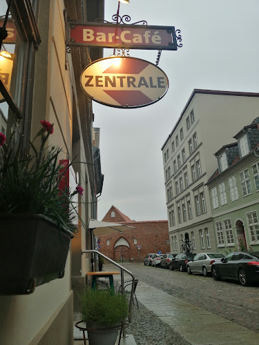 Bar-Cafe ZENTRALE - Gastronomie und Hotellerie