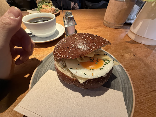 Cafe & Bäckerei Mauerer - Schillerstraße - München