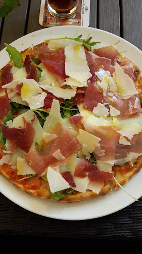 Rotes Schloß Pizzeria - Gastronomie und Hotellerie