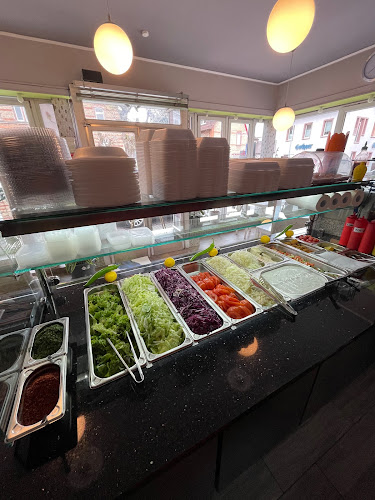 Opinii despre Amara Döner Holzofen Pizza în Weinheim - Gastronomie und Hotellerie