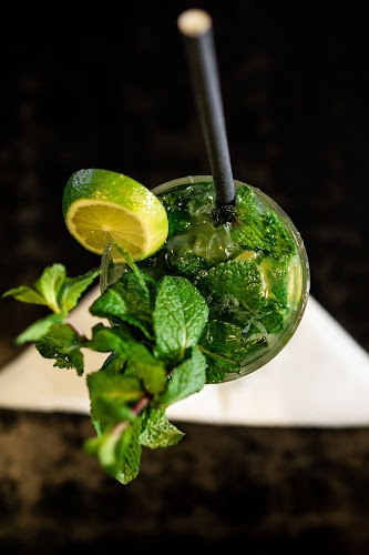 Comentarii opinii despre Aura Cocktail & Shisha Lounge