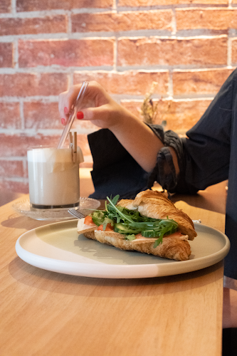 Comentarii opinii despre maima Lounge CAFÉ & YOGA