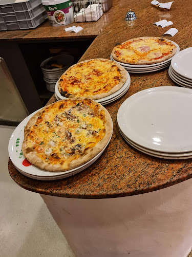 Pizzeria La Fontana - Gastronomie und Hotellerie
