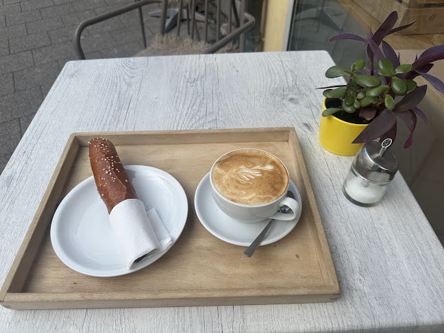 Opinii despre Bäckerei Schlegl Hauptgeschäft în Neuburg an der Donau - Gastronomie und Hotellerie