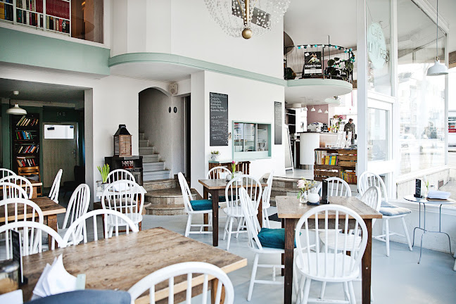 Opinii despre Café LIVRES în Essen - Gastronomie und Hotellerie