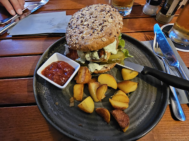 Comentarii opinii despre Zum Goldstein