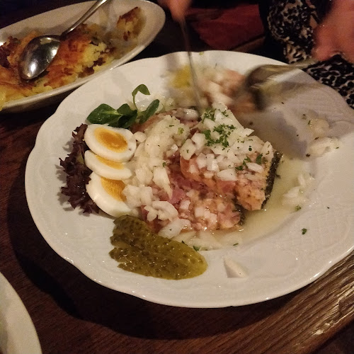 Opinii despre Weinstube Zur Kiste în Stuttgart - Gastronomie und Hotellerie