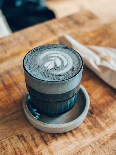 Alua Vegan Catering & Cafe, Schützenpl. 1, 01067 Dresden