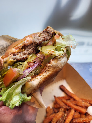 Opinii despre Grillwerk Curry & Bistro în Stralsund - Gastronomie und Hotellerie