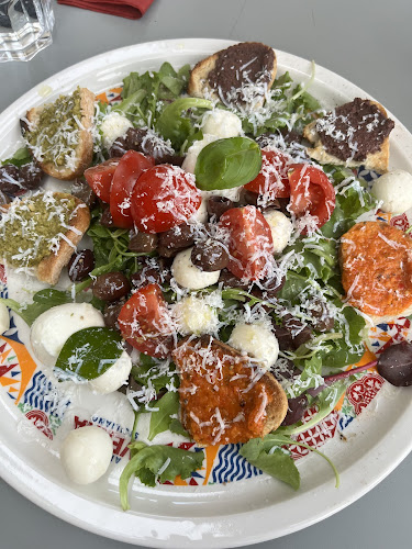 Comentarii opinii despre Tirelli's