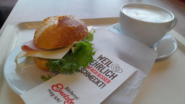 Opinii despre Bäckerei Evertzberg (im Edeka Roetzel) în Remscheid - Gastronomie und Hotellerie