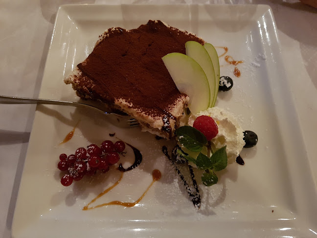 Opinii despre La Ruota -Restaurant - Holzofenpizzeria în München - Gastronomie und Hotellerie