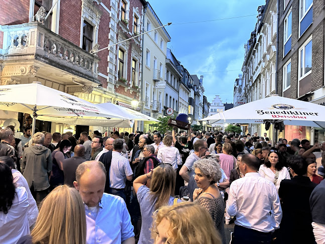 Im neuen Marienbildchen