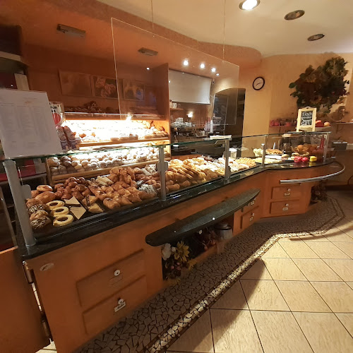 Kaiser-Friedrich-Ring 52, 65185 Wiesbaden