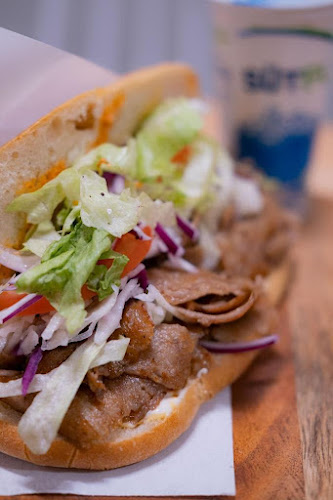 Reyna‘s DönerPizza - Gastronomie und Hotellerie