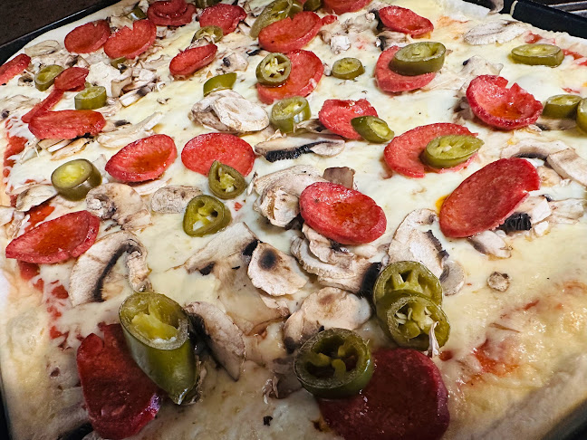 Avanti-Avanti Pizza ( 1 Meter Pizza- Steinofen Pizza) - Gastronomie und Hotellerie