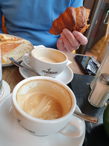 Opinii despre Café Bauturm în Köln - Gastronomie und Hotellerie