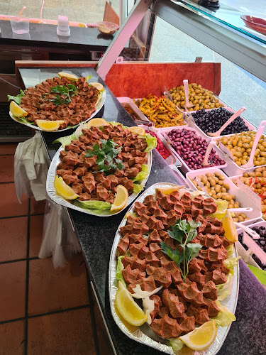 Kaya Feinkost und Çiğköfte