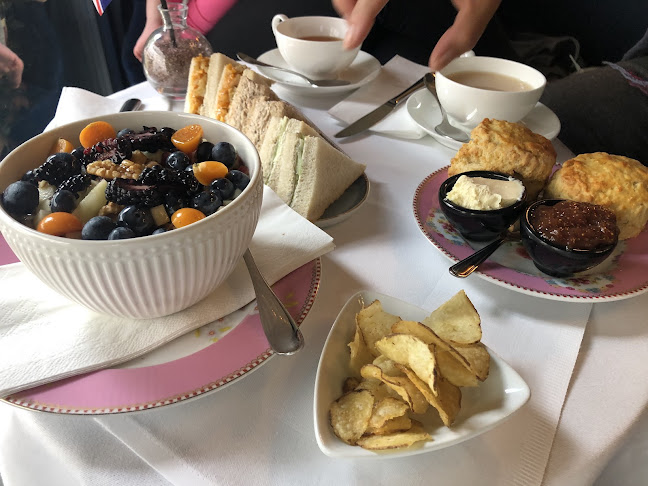 Comentarii opinii despre Eaton Place Café und Tearoom