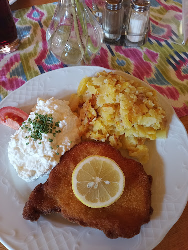 Opinii despre Straußwirtschaft Batzenhäusle în Waldkirch - Gastronomie und Hotellerie