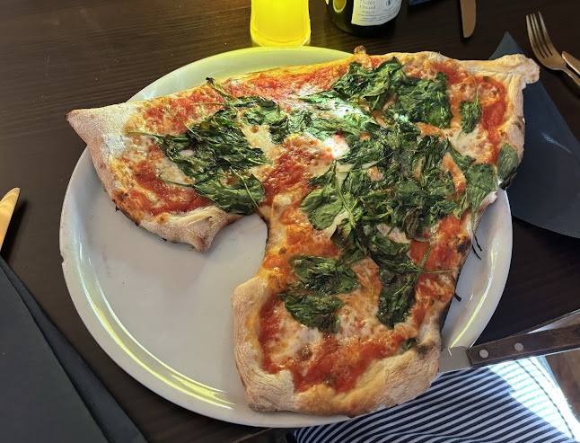 Trattoria Pizzeria Amici - Gastronomie und Hotellerie