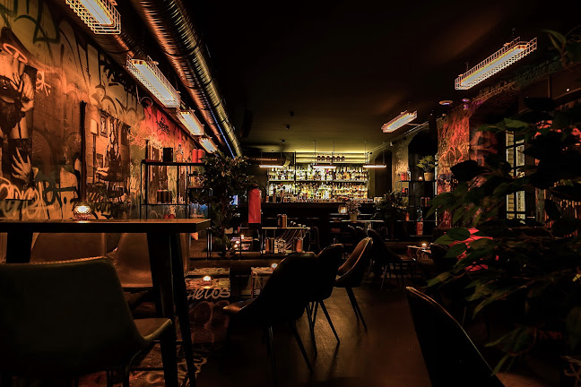 Pawn Dot Com Bar - Gastronomie und Hotellerie