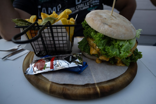 Comentarii opinii despre Malibu Restaurant & Cocktail Lounge