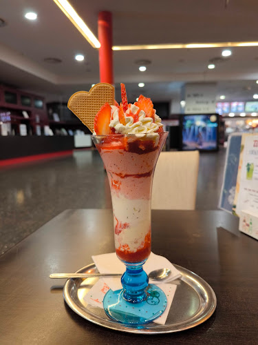 Opinii despre Hollywood Café în Düsseldorf - Gastronomie und Hotellerie