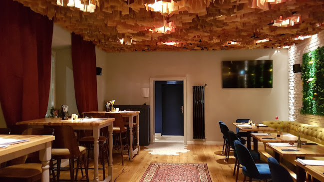 Restaurant-Bar Story