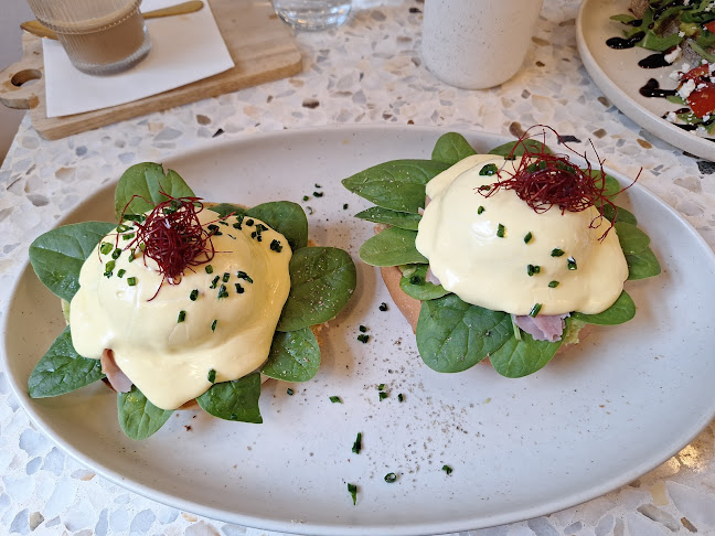 Yollie - Popice Café & Concept Store - Gastronomie und Hotellerie