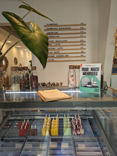 Yollie - Popice Café & Concept Store