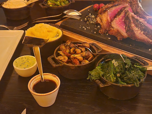 [m]eatery restaurant & botanist bar Hamburg - Hamburg